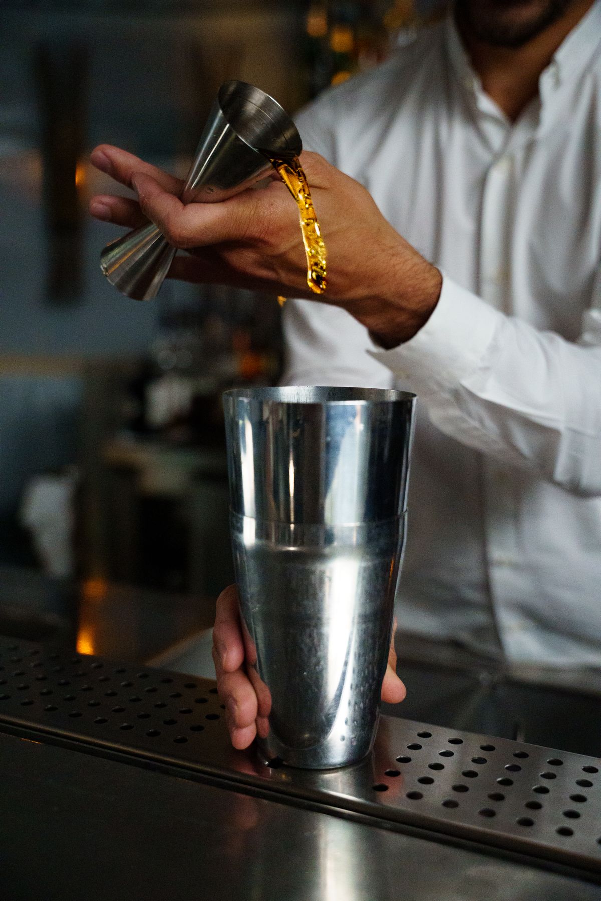 Préparation de cocktail en gros plan